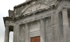Heraldic statues above entrance - dry moat Heraldic statues above entrance - dry moat
