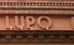 Red rubber brick Red rubber brick